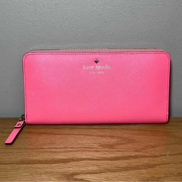 kate spade Handbags - NWOT Kate Spade Mika’s Pond Lacey Wallet in Surprise Coral